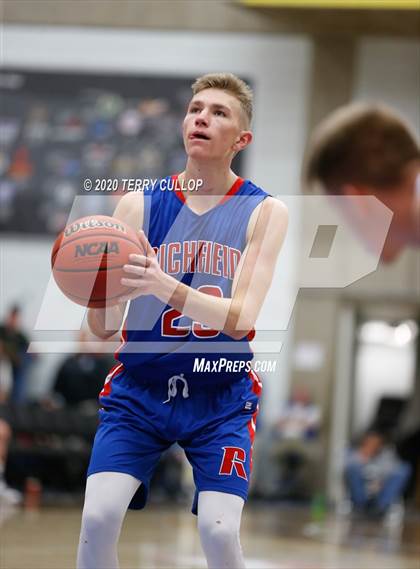 Thumbnail 2 in Richfield vs. Emery (UHSAA 3A Semifinal) photogallery.