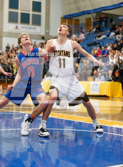 Thumbnail 2 in Richfield vs. Emery (UHSAA 3A Semifinal) photogallery.