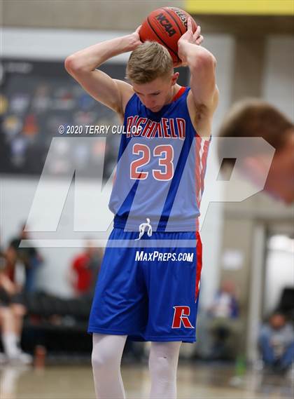 Thumbnail 1 in Richfield vs. Emery (UHSAA 3A Semifinal) photogallery.