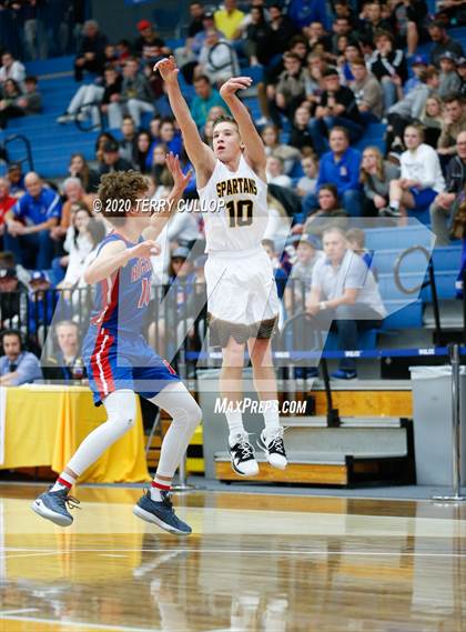 Thumbnail 3 in Richfield vs. Emery (UHSAA 3A Semifinal) photogallery.