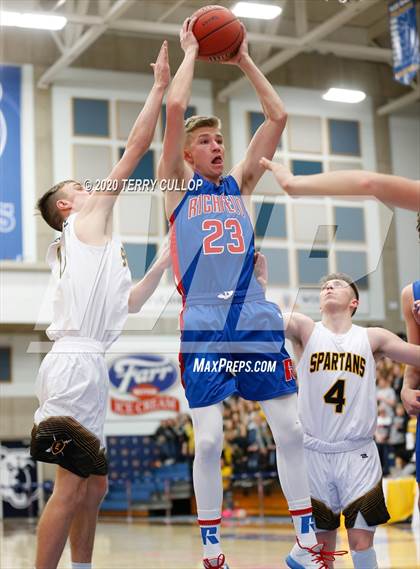 Thumbnail 3 in Richfield vs. Emery (UHSAA 3A Semifinal) photogallery.
