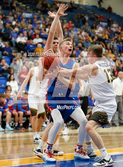 Thumbnail 3 in Richfield vs. Emery (UHSAA 3A Semifinal) photogallery.