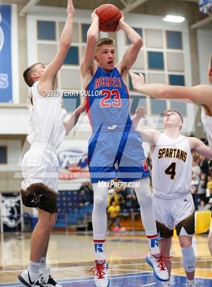 Thumbnail 1 in Richfield vs. Emery (UHSAA 3A Semifinal) photogallery.