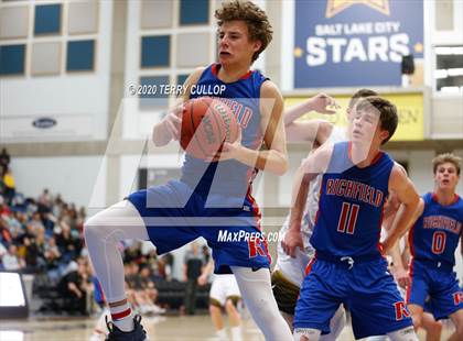 Thumbnail 2 in Richfield vs. Emery (UHSAA 3A Semifinal) photogallery.