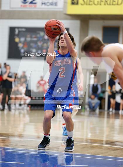 Thumbnail 2 in Richfield vs. Emery (UHSAA 3A Semifinal) photogallery.