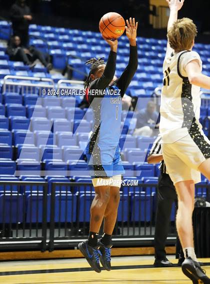 Thumbnail 2 in Cypress Creek vs. The Colony (Cy-Hoops Invitational) photogallery.