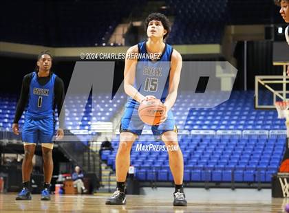 Thumbnail 3 in Cypress Creek vs. The Colony (Cy-Hoops Invitational) photogallery.