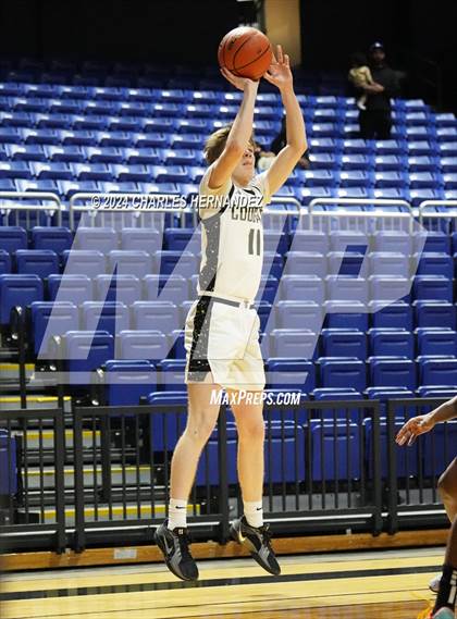 Thumbnail 2 in Cypress Creek vs. The Colony (Cy-Hoops Invitational) photogallery.