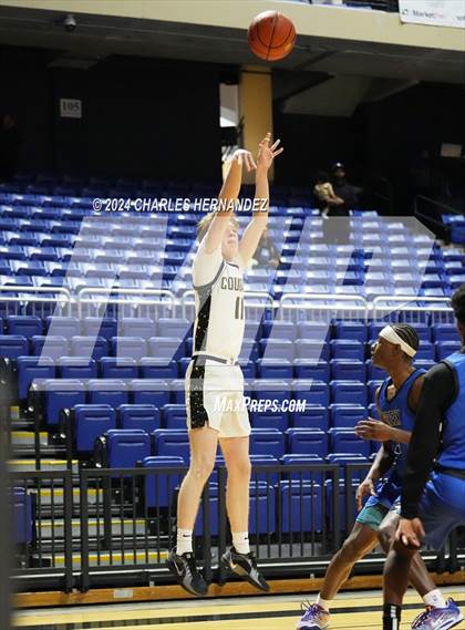 Thumbnail 2 in Cypress Creek vs. The Colony (Cy-Hoops Invitational) photogallery.