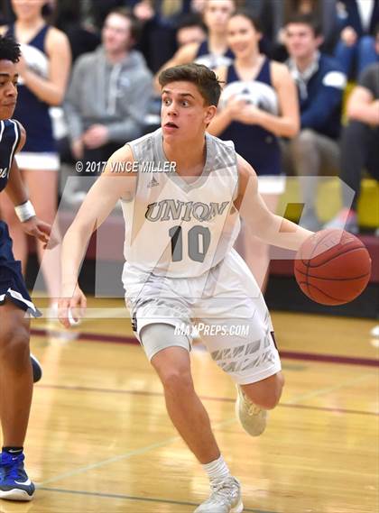 Thumbnail 1 in Bellarmine Prep vs. Union (WIAA District 3 Playoff) photogallery.