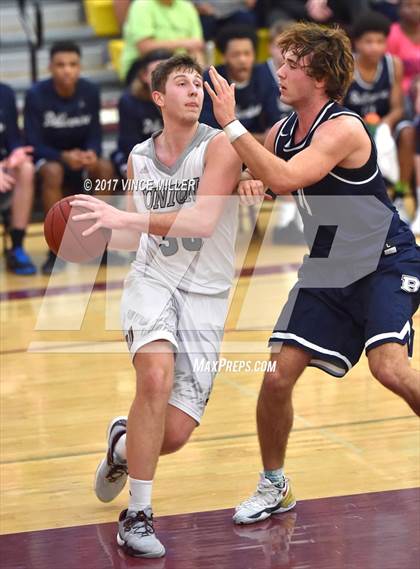 Thumbnail 2 in Bellarmine Prep vs. Union (WIAA District 3 Playoff) photogallery.