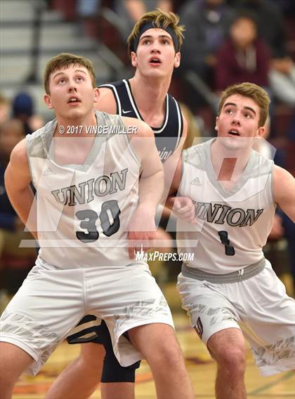 Thumbnail 2 in Bellarmine Prep vs. Union (WIAA District 3 Playoff) photogallery.