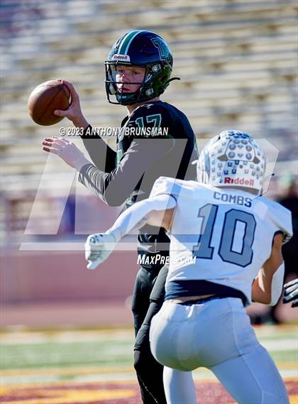 Thumbnail 2 in Casa Roble vs. Twelve Bridges (CIF SJS D5 Final) photogallery.
