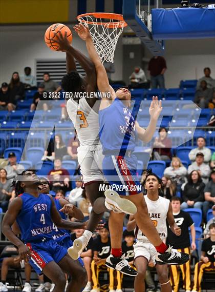 Thumbnail 2 in Lake Hamilton @ West Memphis (AAA 5A State Playoff first round) photogallery.
