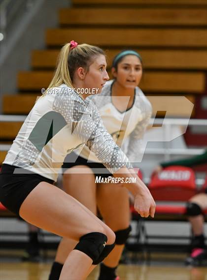 Thumbnail 2 in Moody vs. Hubbard (UIL 2A Bi-District) photogallery.