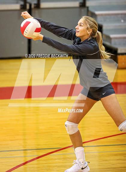 Thumbnail 2 in Lindsay @ Ponder photogallery.