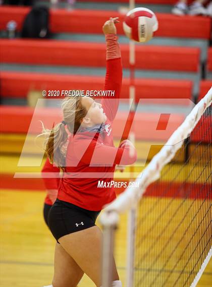 Thumbnail 2 in Lindsay @ Ponder photogallery.