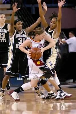 Thumbnail 3 in Archbishop Mitty vs. Carondelet (NorCal D2 Final)#1 photogallery.