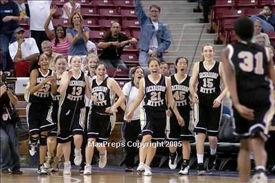 Thumbnail 3 in Archbishop Mitty vs. Carondelet (NorCal D2 Final)#1 photogallery.