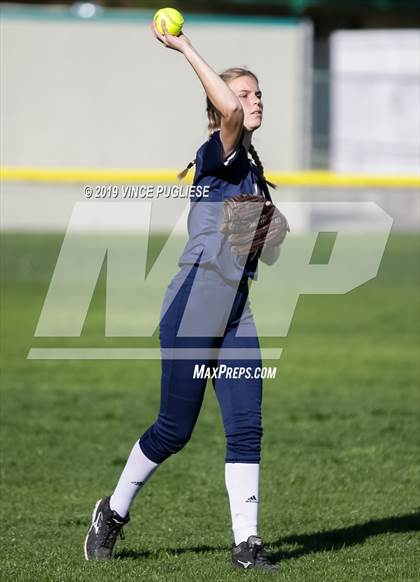 Thumbnail 2 in Notre Dame (SO) @ Granada Hills Charter photogallery.