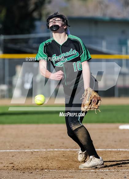 Thumbnail 3 in Notre Dame (SO) @ Granada Hills Charter photogallery.