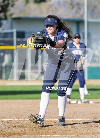 Thumbnail 2 in Notre Dame (SO) @ Granada Hills Charter photogallery.