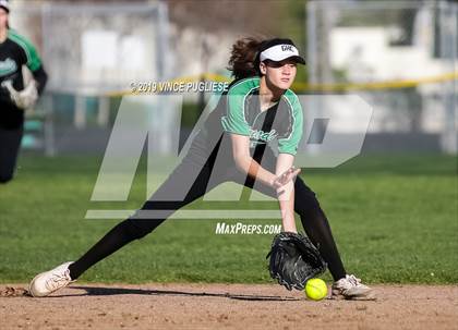 Thumbnail 2 in Notre Dame (SO) @ Granada Hills Charter photogallery.