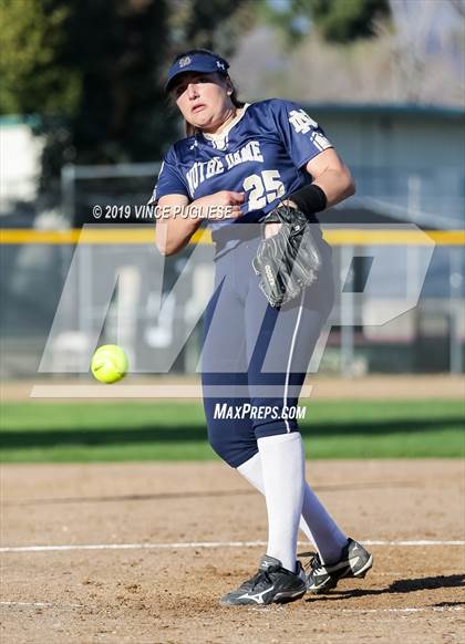 Thumbnail 1 in Notre Dame (SO) @ Granada Hills Charter photogallery.