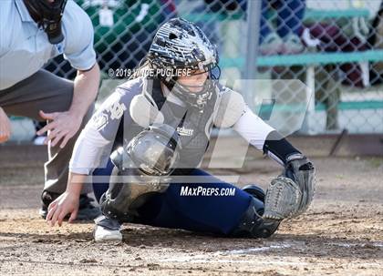 Thumbnail 3 in Notre Dame (SO) @ Granada Hills Charter photogallery.