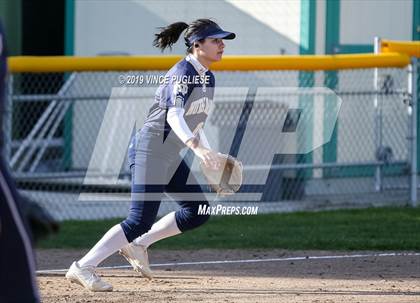 Thumbnail 2 in Notre Dame (SO) @ Granada Hills Charter photogallery.
