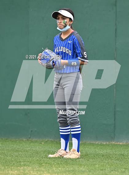 Thumbnail 1 in Somerset vs SA Roosevelt (NEISD Tournament) photogallery.