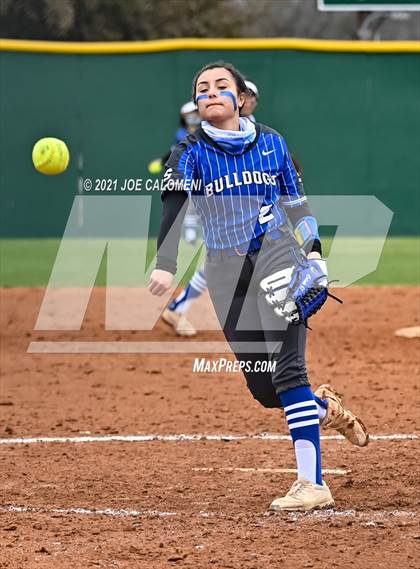 Thumbnail 3 in Somerset vs SA Roosevelt (NEISD Tournament) photogallery.