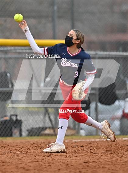 Thumbnail 1 in Somerset vs SA Roosevelt (NEISD Tournament) photogallery.