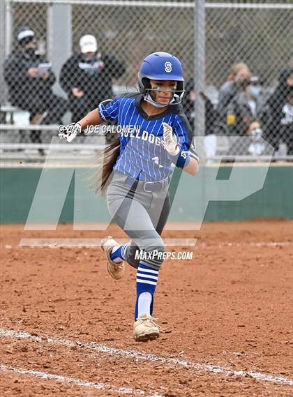 Thumbnail 1 in Somerset vs SA Roosevelt (NEISD Tournament) photogallery.