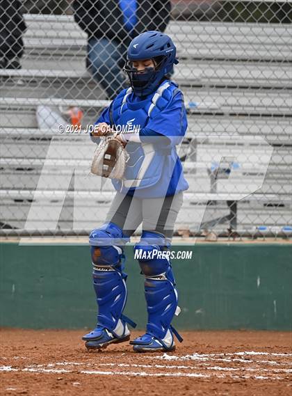 Thumbnail 2 in Somerset vs SA Roosevelt (NEISD Tournament) photogallery.