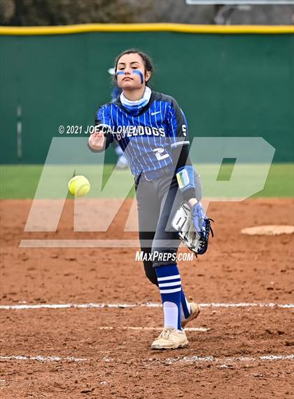 Thumbnail 3 in Somerset vs SA Roosevelt (NEISD Tournament) photogallery.