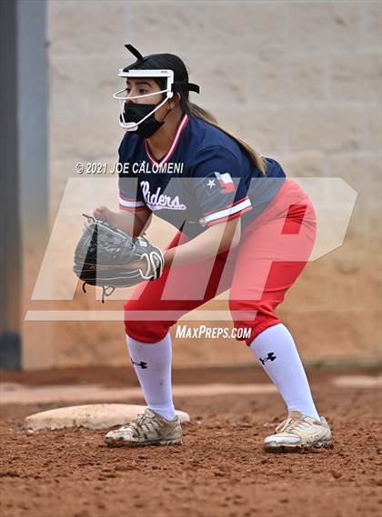 Thumbnail 2 in Somerset vs SA Roosevelt (NEISD Tournament) photogallery.