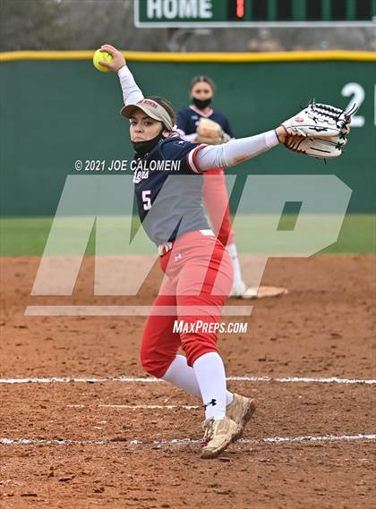 Thumbnail 2 in Somerset vs SA Roosevelt (NEISD Tournament) photogallery.