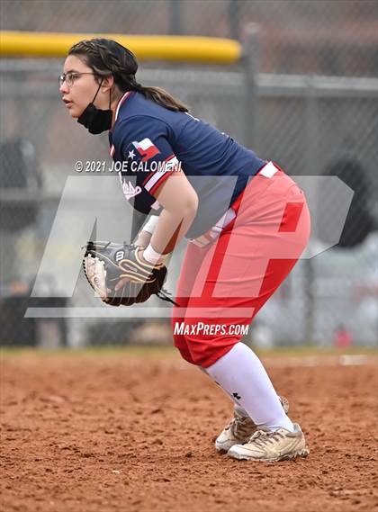 Thumbnail 1 in Somerset vs SA Roosevelt (NEISD Tournament) photogallery.