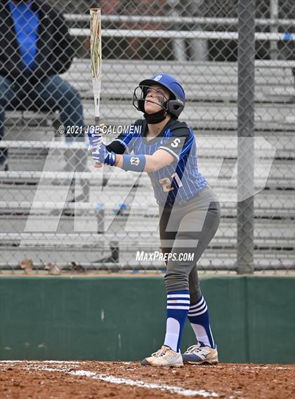 Thumbnail 1 in Somerset vs SA Roosevelt (NEISD Tournament) photogallery.