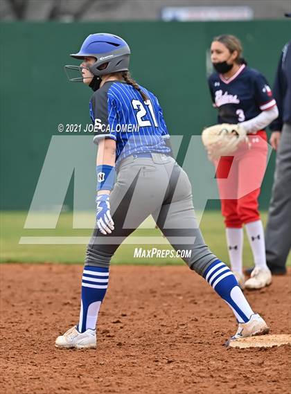 Thumbnail 1 in Somerset vs SA Roosevelt (NEISD Tournament) photogallery.