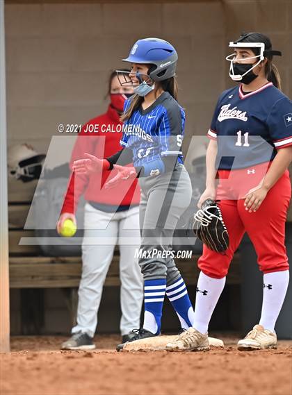 Thumbnail 2 in Somerset vs SA Roosevelt (NEISD Tournament) photogallery.
