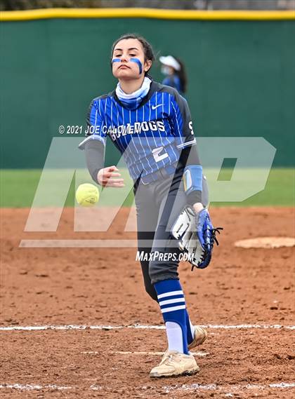 Thumbnail 3 in Somerset vs SA Roosevelt (NEISD Tournament) photogallery.