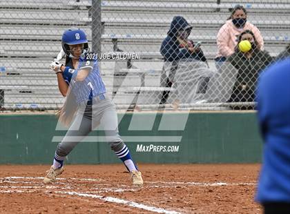 Thumbnail 2 in Somerset vs SA Roosevelt (NEISD Tournament) photogallery.