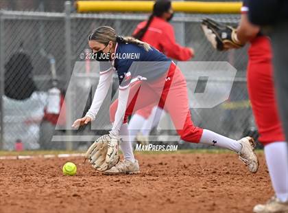 Thumbnail 2 in Somerset vs SA Roosevelt (NEISD Tournament) photogallery.