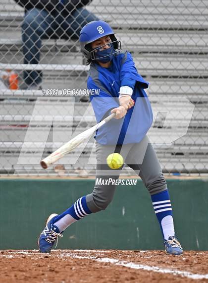 Thumbnail 1 in Somerset vs SA Roosevelt (NEISD Tournament) photogallery.