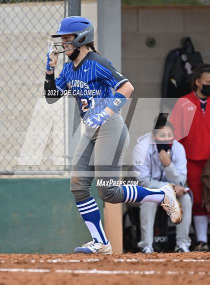 Thumbnail 3 in Somerset vs SA Roosevelt (NEISD Tournament) photogallery.