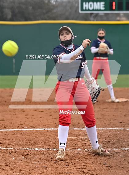 Thumbnail 2 in Somerset vs SA Roosevelt (NEISD Tournament) photogallery.