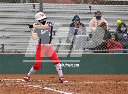Thumbnail 1 in Somerset vs SA Roosevelt (NEISD Tournament) photogallery.