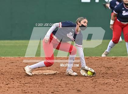 Thumbnail 3 in Somerset vs SA Roosevelt (NEISD Tournament) photogallery.